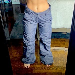 Woman’s north face purple/grey snow pants!